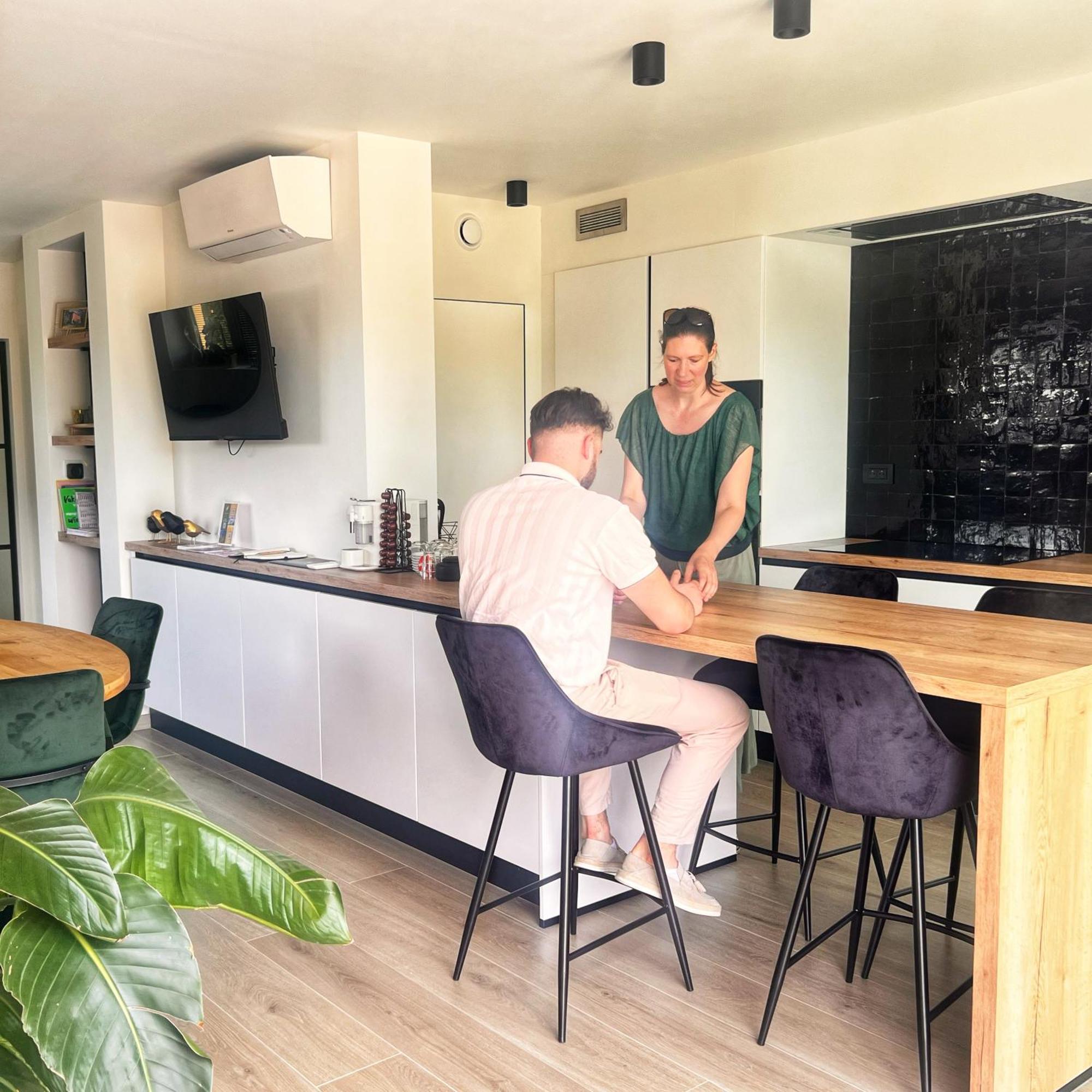 Inova Guesthouse هاسيلت المظهر الخارجي الصورة